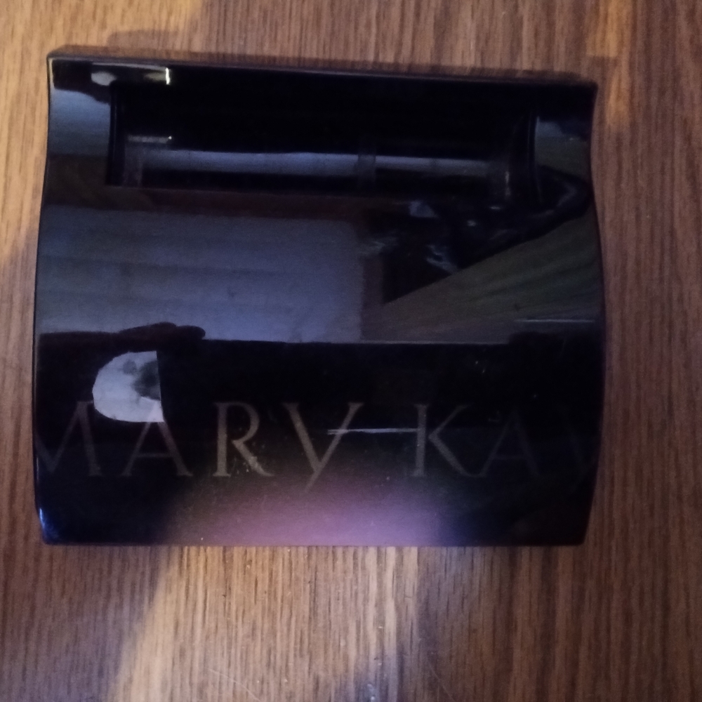 Mary Kay Signature Compact